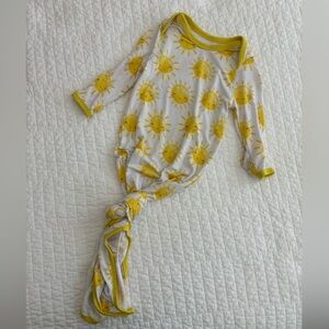 NWOT Little sleepies size newborn knotted gown